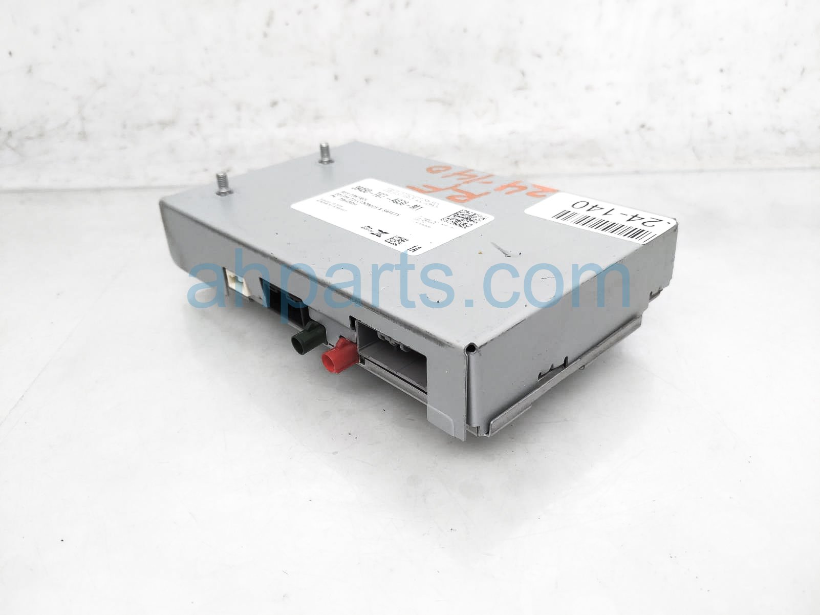 $275 Honda REAR ENTERTAINMENT CONTROL MODULE