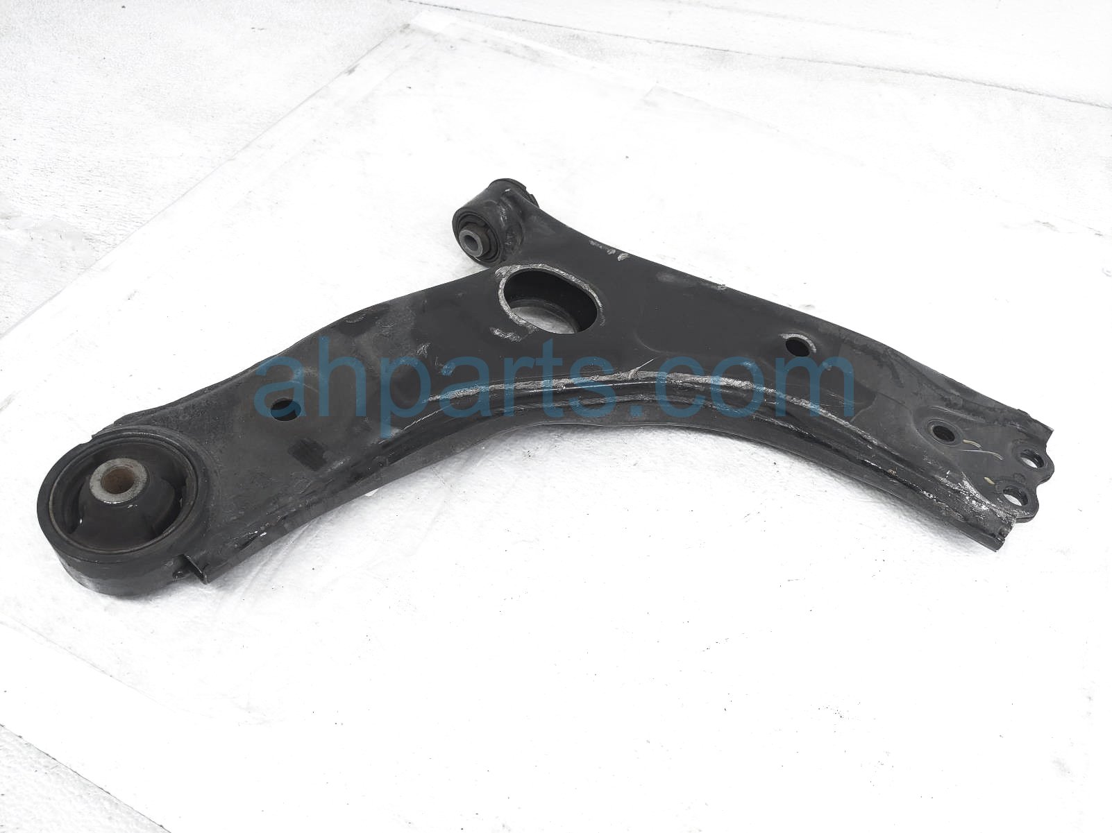 $150 Kia FR/LH LOWER CONTROL ARM