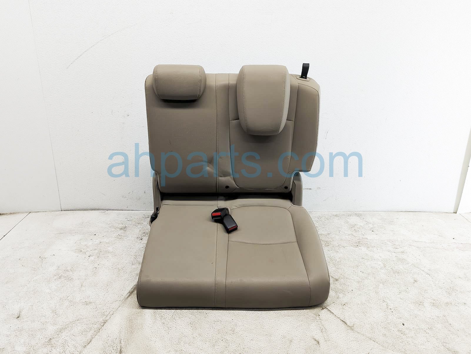 $200 Honda 3RD ROW LH SEAT - TAN LEATHER