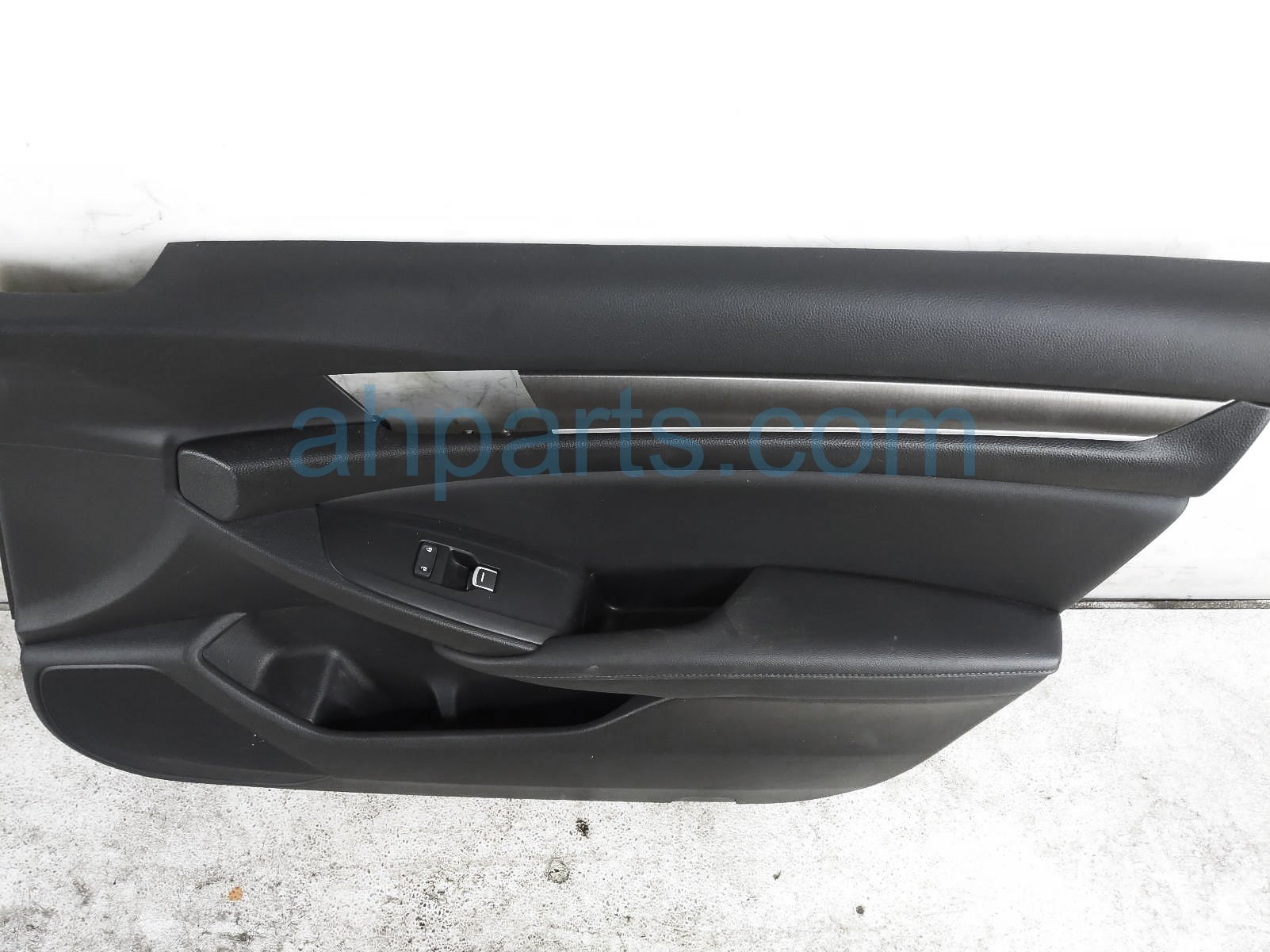 $135 Honda FR/RH INTERIOR DOOR PANEL - BLACK LX