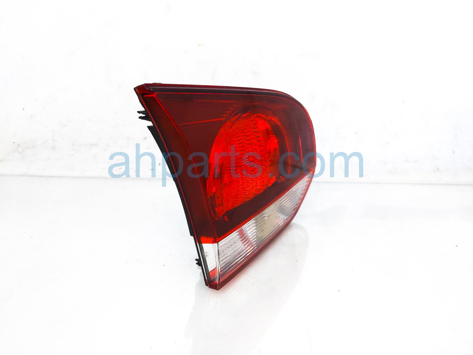 $40 Volkswagen LH TAIL LAMP (ON TRUNK)