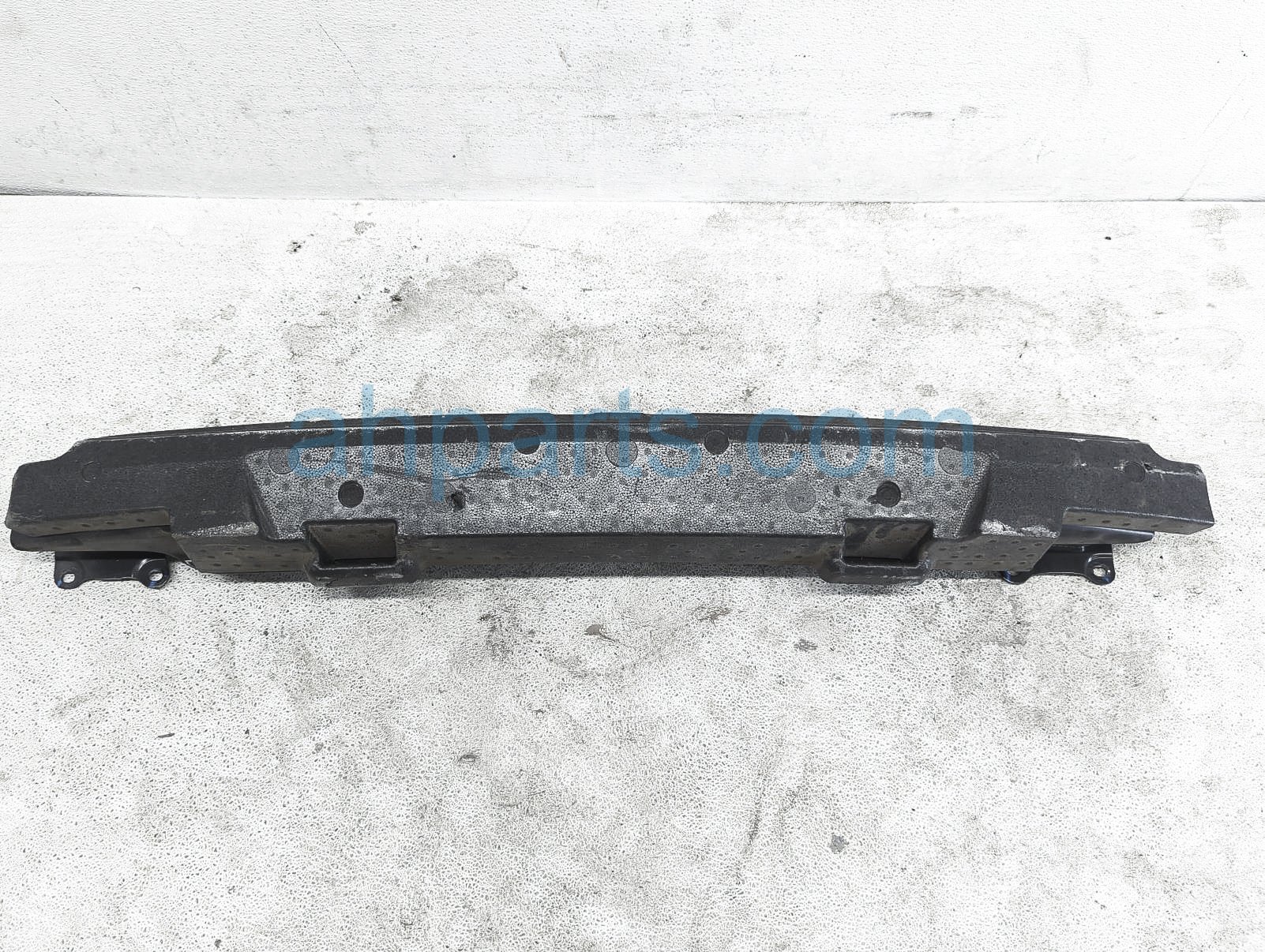 $65 Volkswagen REAR REINFORCEMENT BAR W/ABSORBER