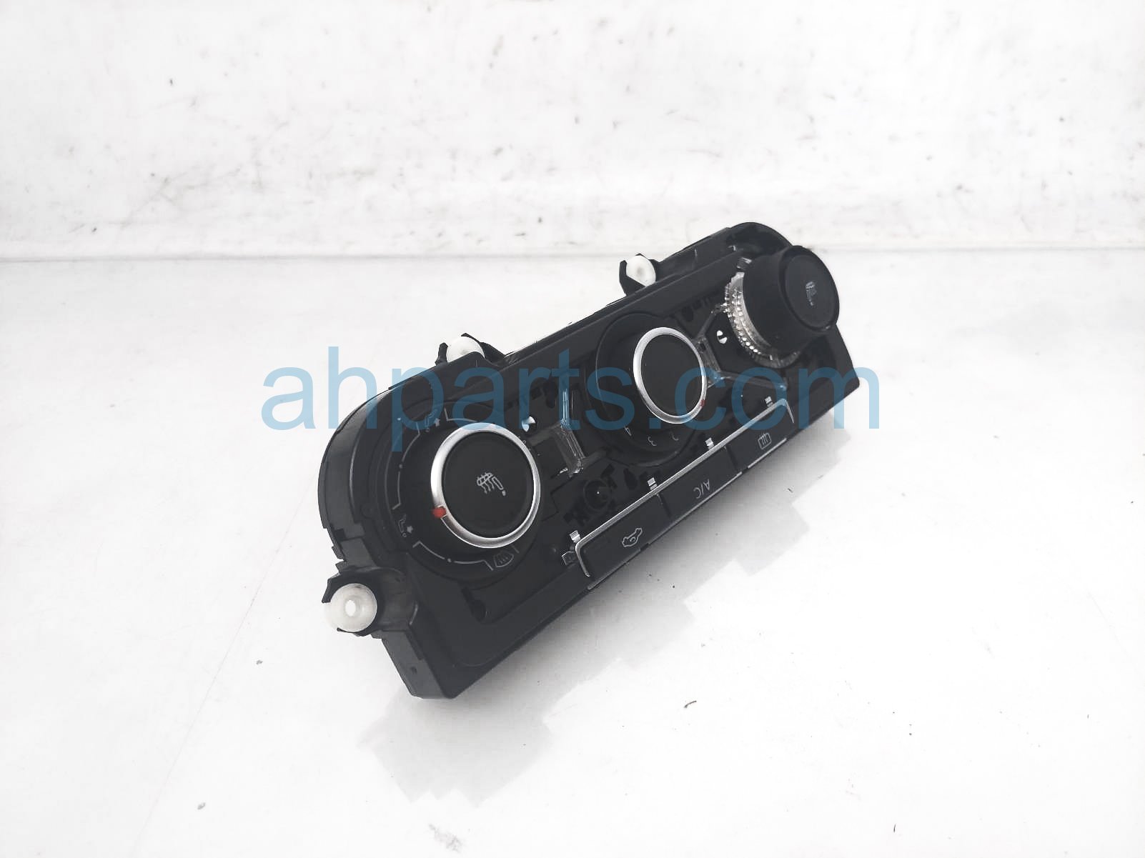 $75 Volkswagen HEATER/AC CONTROL(ON DASH)