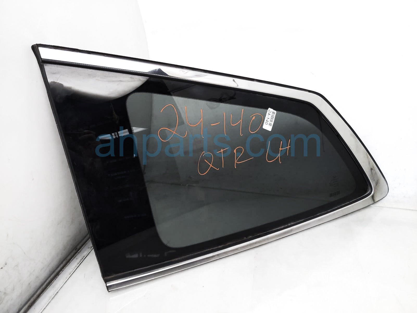 $199 Honda LH QUARTER WINDOW GLASS