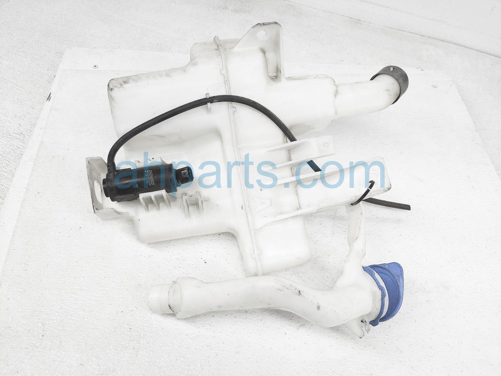 $35 Honda WINDSHIELD WASHER RESERVOIR TANK