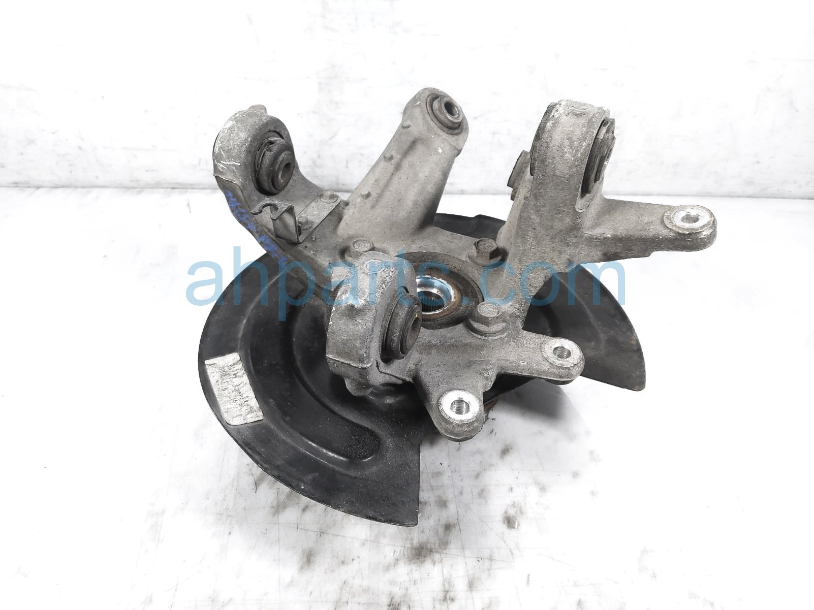 $99 Ford RR/LH SPINDLE KNUCKLE HUB - AWD