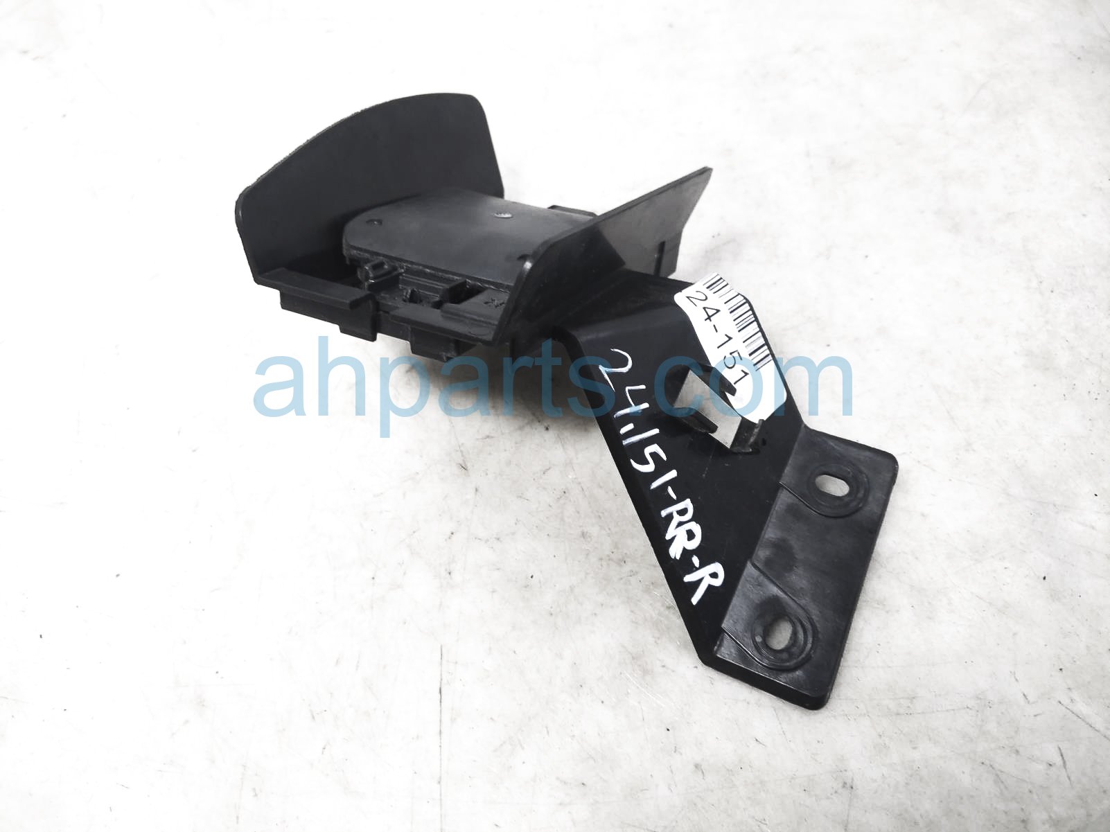 $100 Volkswagen RR/RH BLIND SPOT RADAR W/BRACKET