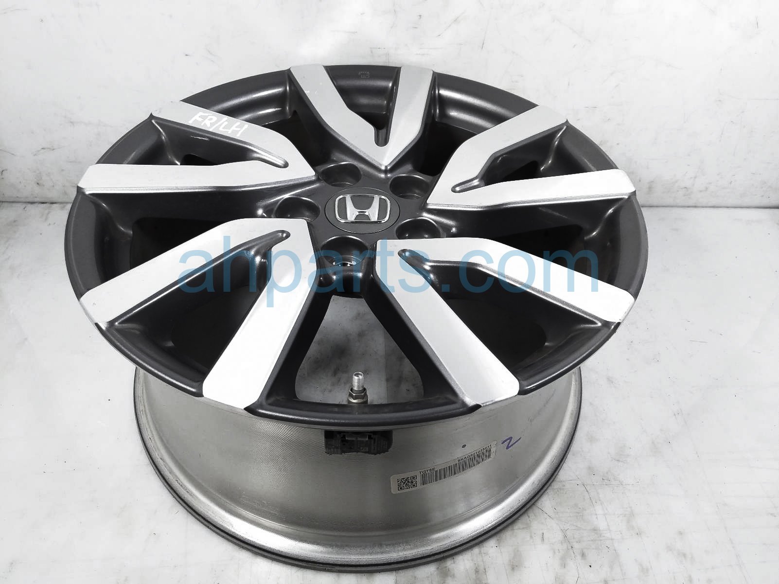 $175 Honda FR/LH WHEEL / RIM