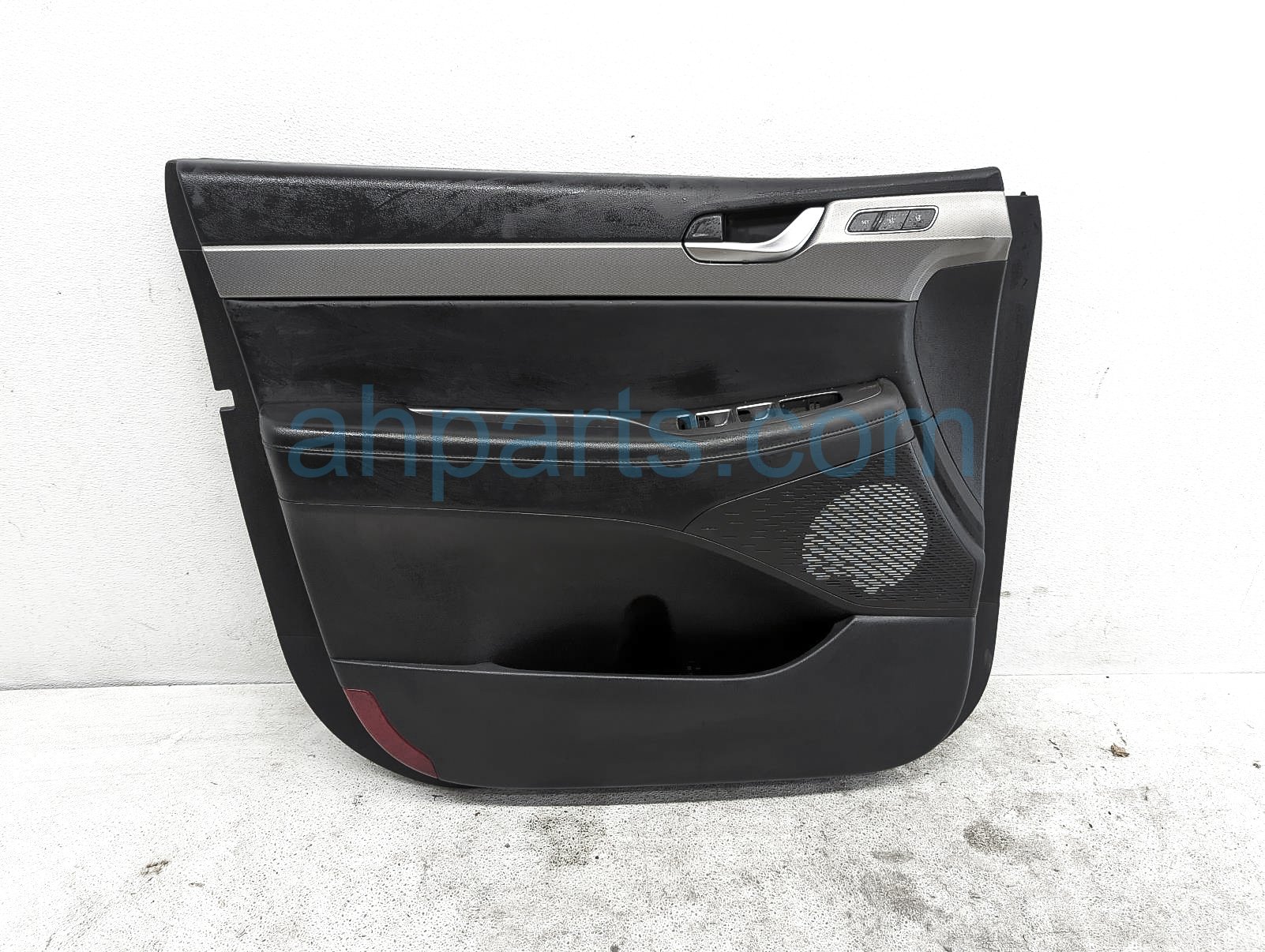 $200 Hyundai FR/LH INTERIOR DOOR PANEL -BLACK SEL