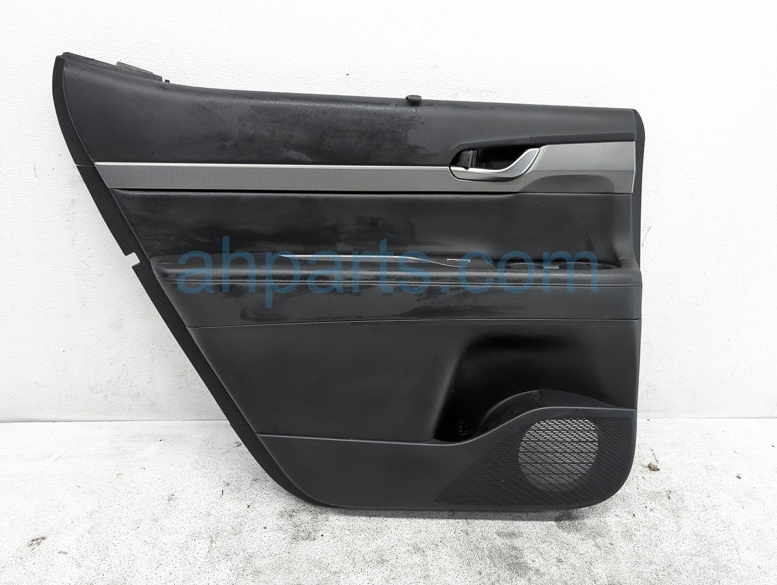 $200 Hyundai RR/LH INTERIOR DOOR PANEL -BLACK SEL