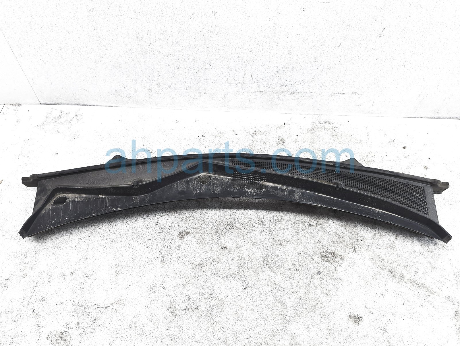 $125 Hyundai WINDSHIELD COWL ASSY