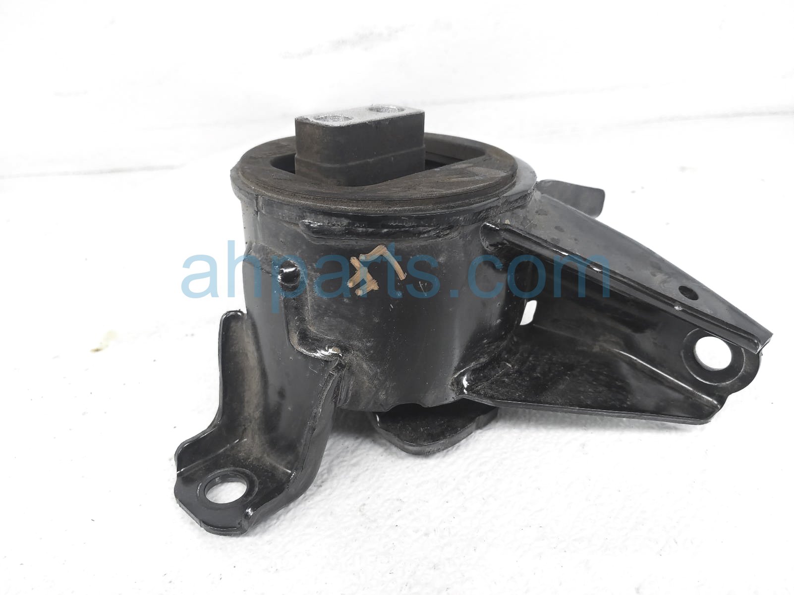 $75 Hyundai LH TRANSMISSION MOUNT - 3.8L