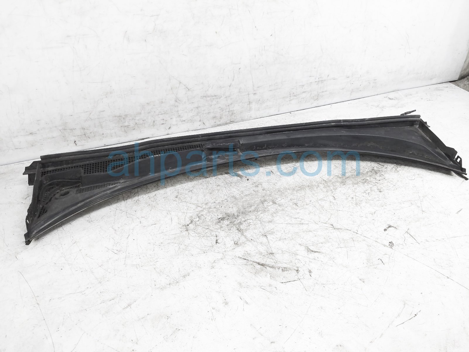 $53 Honda WINDSHIELD COWL ASSY