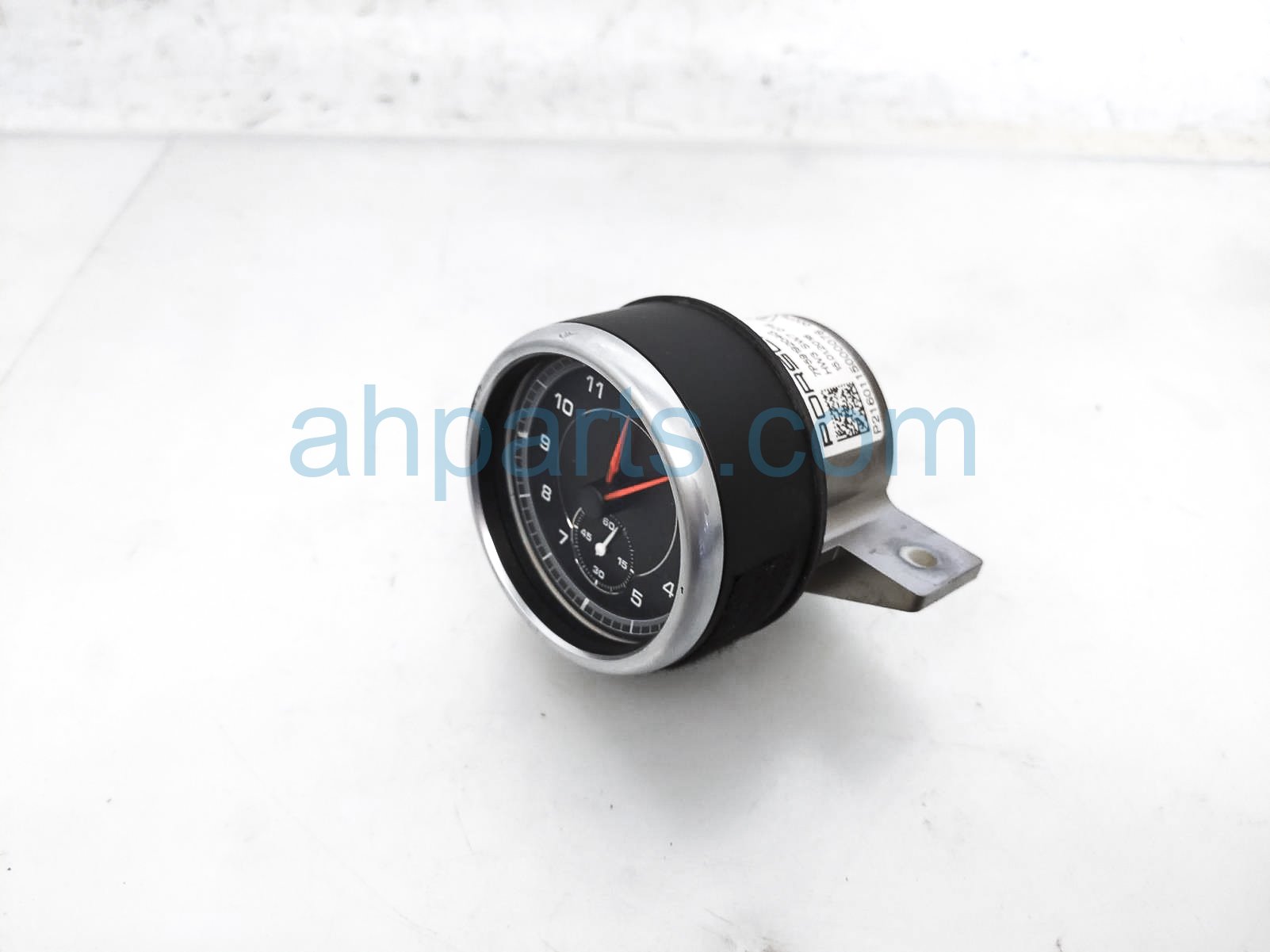 $125 Porsche CLOCK GAUGE - DASH MOUNTED