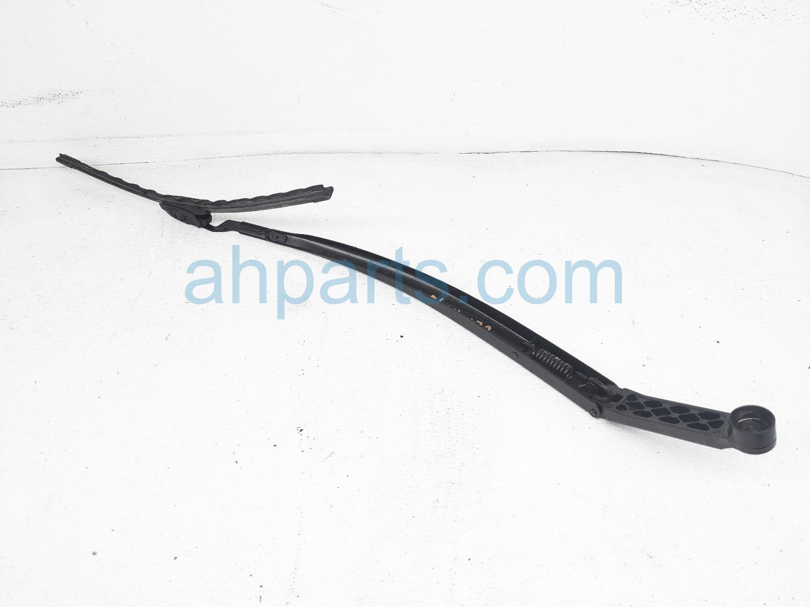 $40 Toyota RH WINDSHIELD WIPER ARM