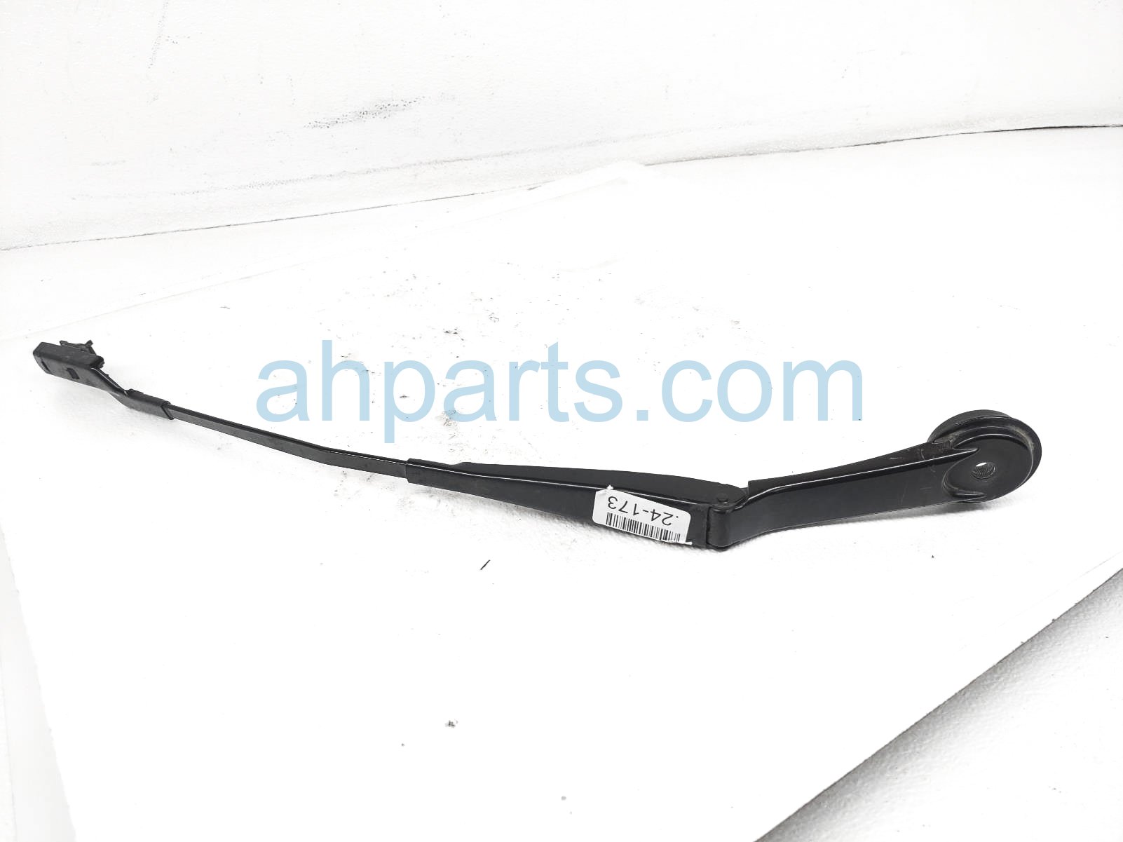 $30 Ford RH WINDSHIELD WIPER ARM