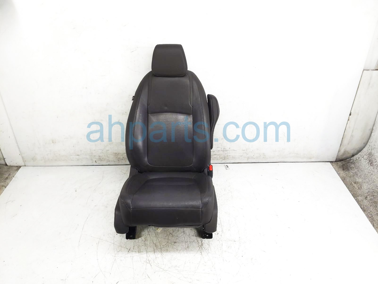 $269 Honda FR/RH SEAT - MOCHA- W/O AIRBAG*