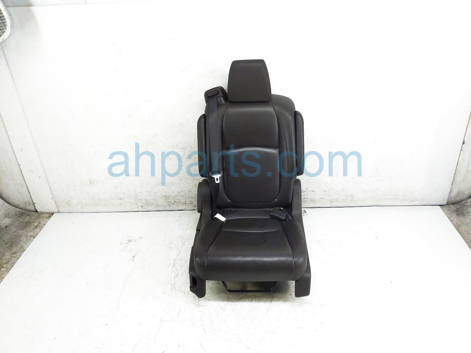 $199 Honda 2ND ROW RH SEAT - MOCHA LEATHER