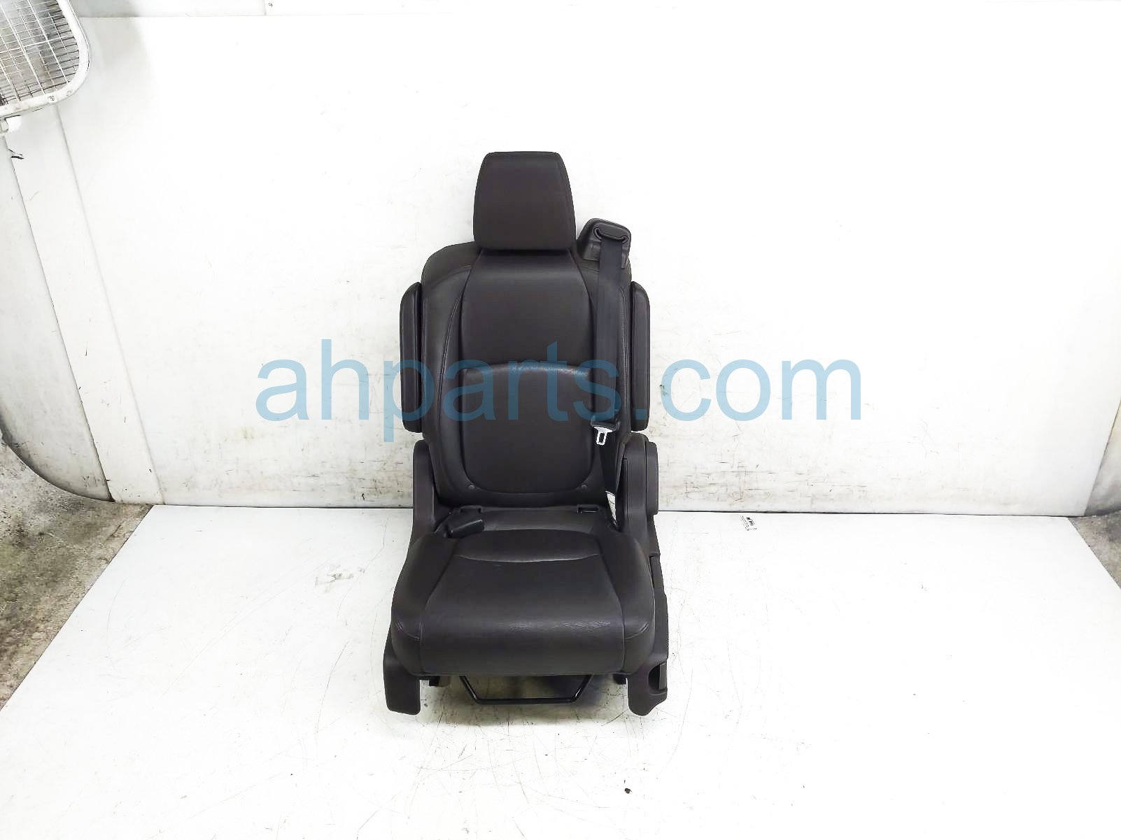 $199 Honda 2ND ROW LH SEAT - MOCHA LEATHER