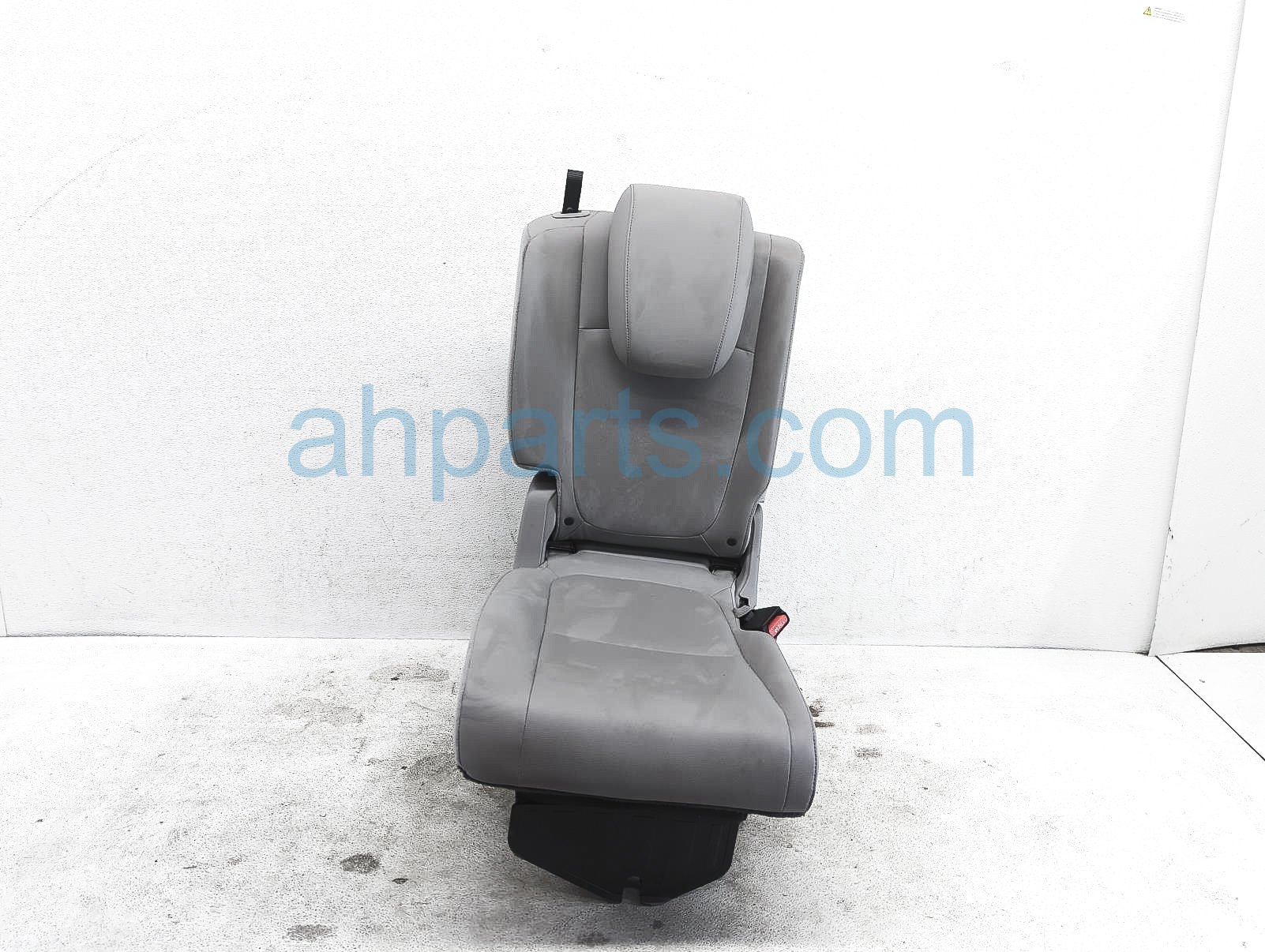 $175 Honda 3RD ROW RH SEAT - GREY LEATHER