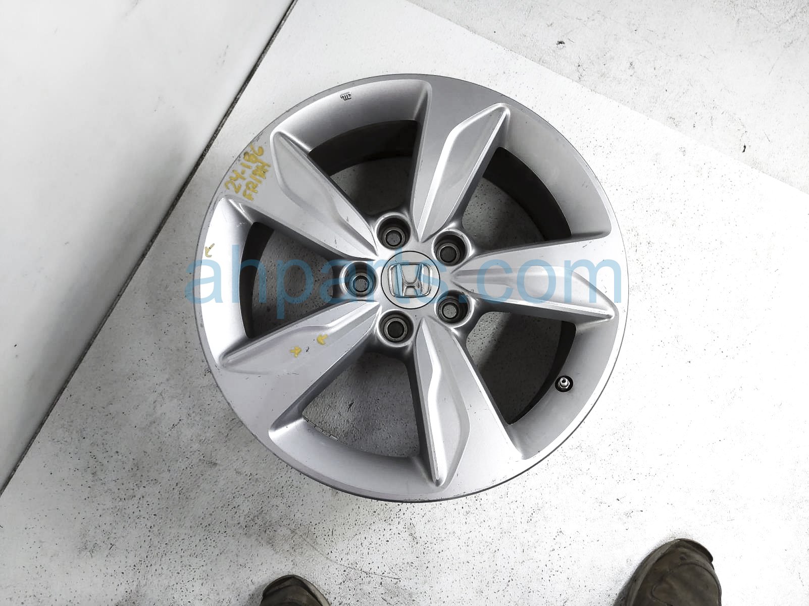 $125 Honda FR/RH WHEEL / RIM