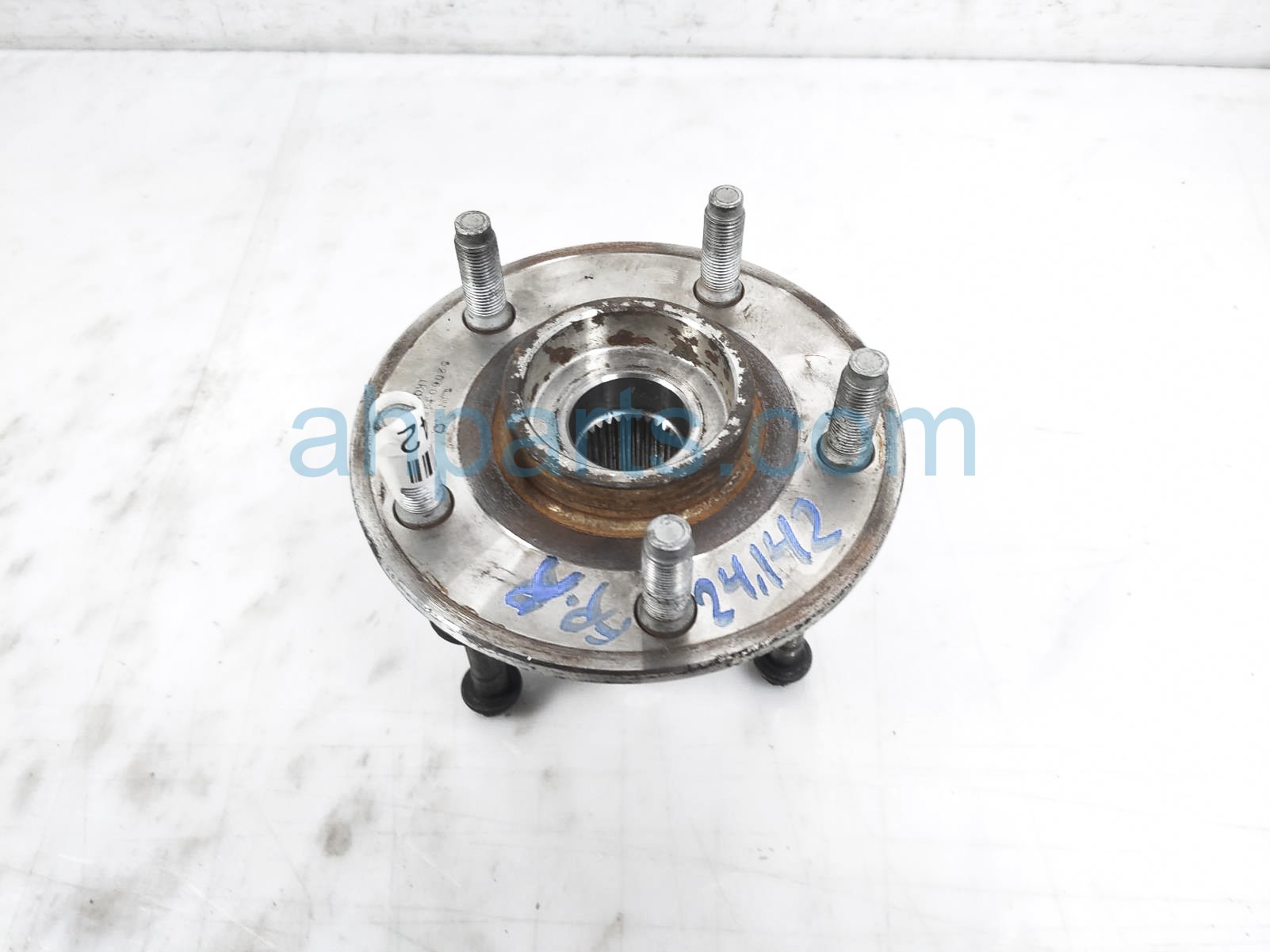 $40 Jeep FR/RH WHEEL HUB & BEARING