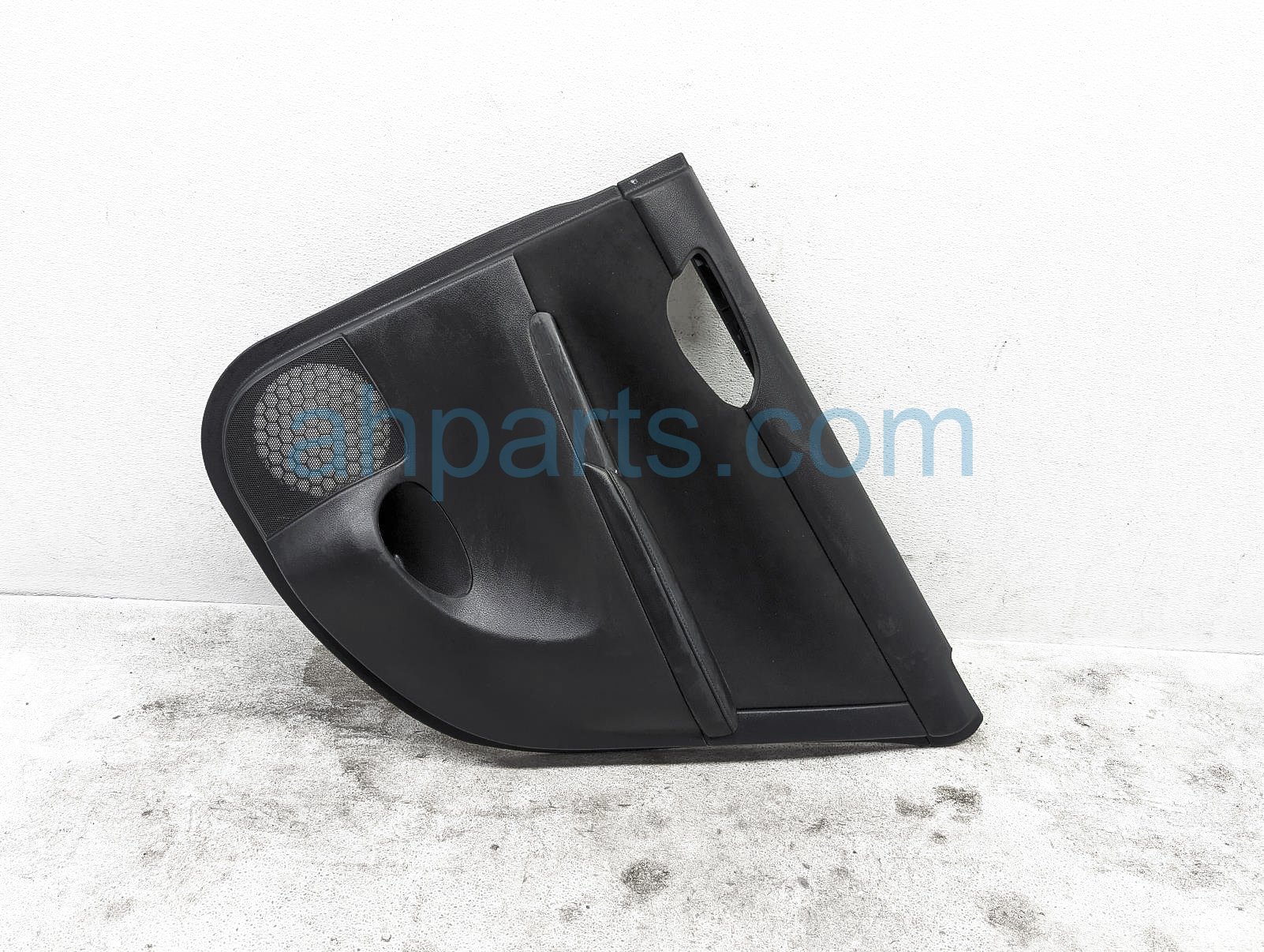 $65 Nissan RR/RH INTERIOR DOOR PANEL - BLACK