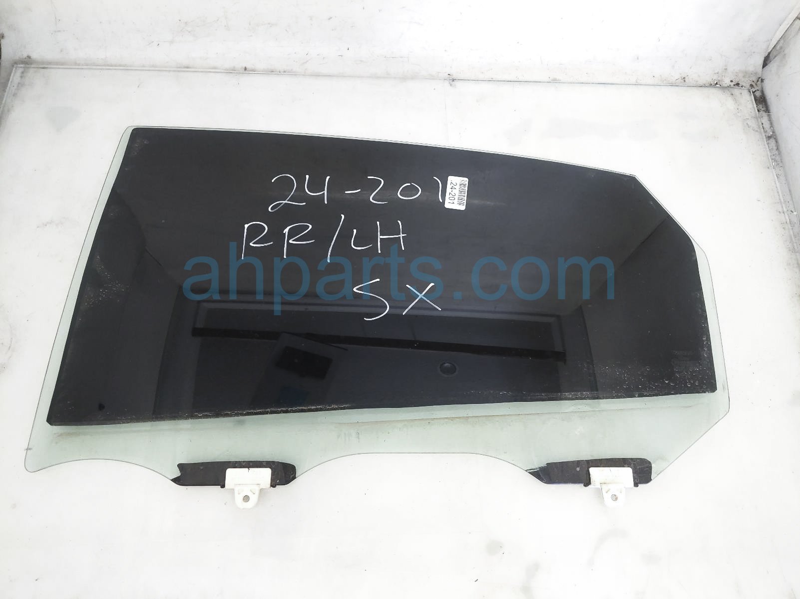 $65 Nissan RR/LH DOOR GLASS WINDOW