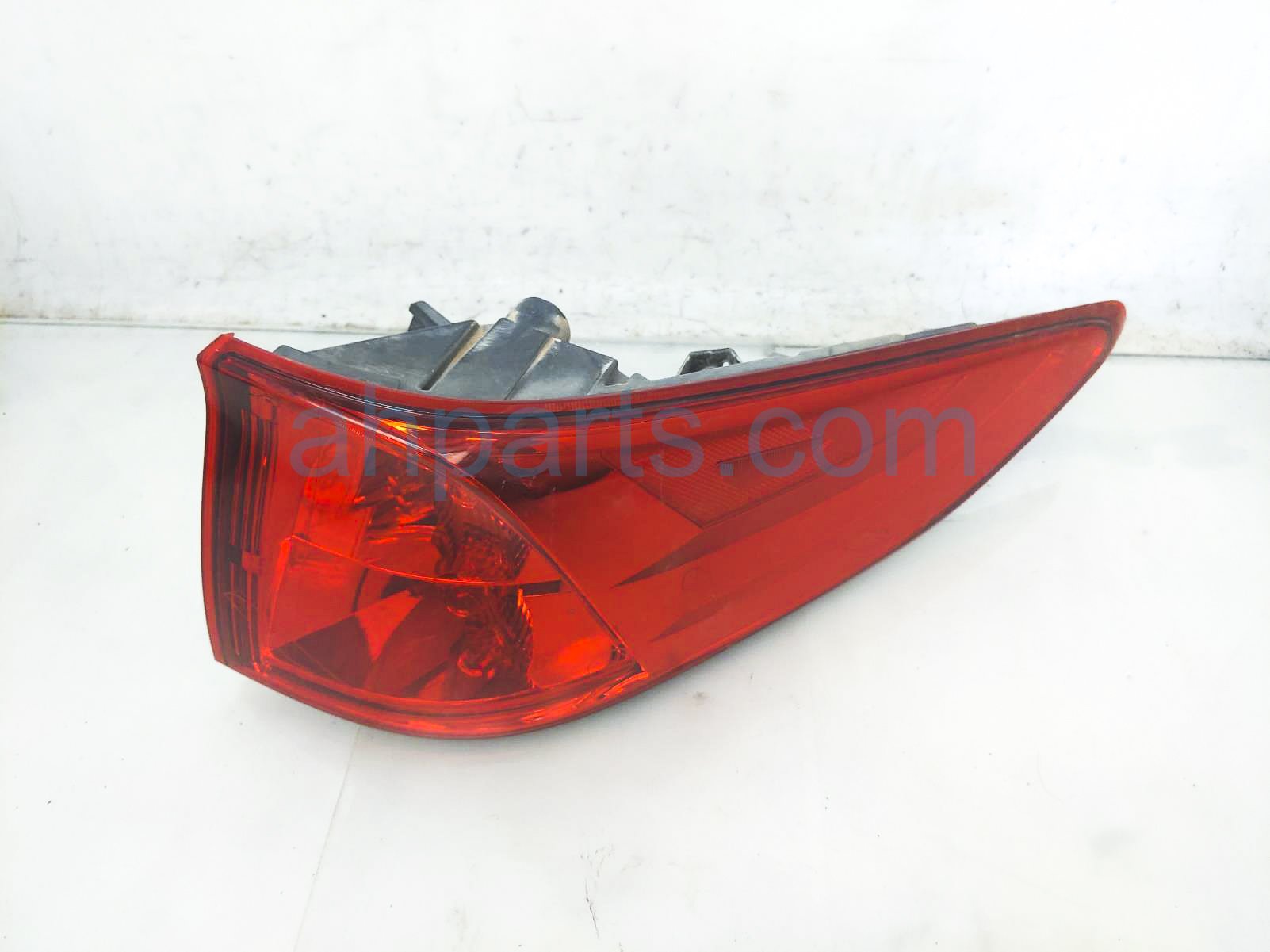 $115 Honda RH TAIL LAMP (ON BODY)  *