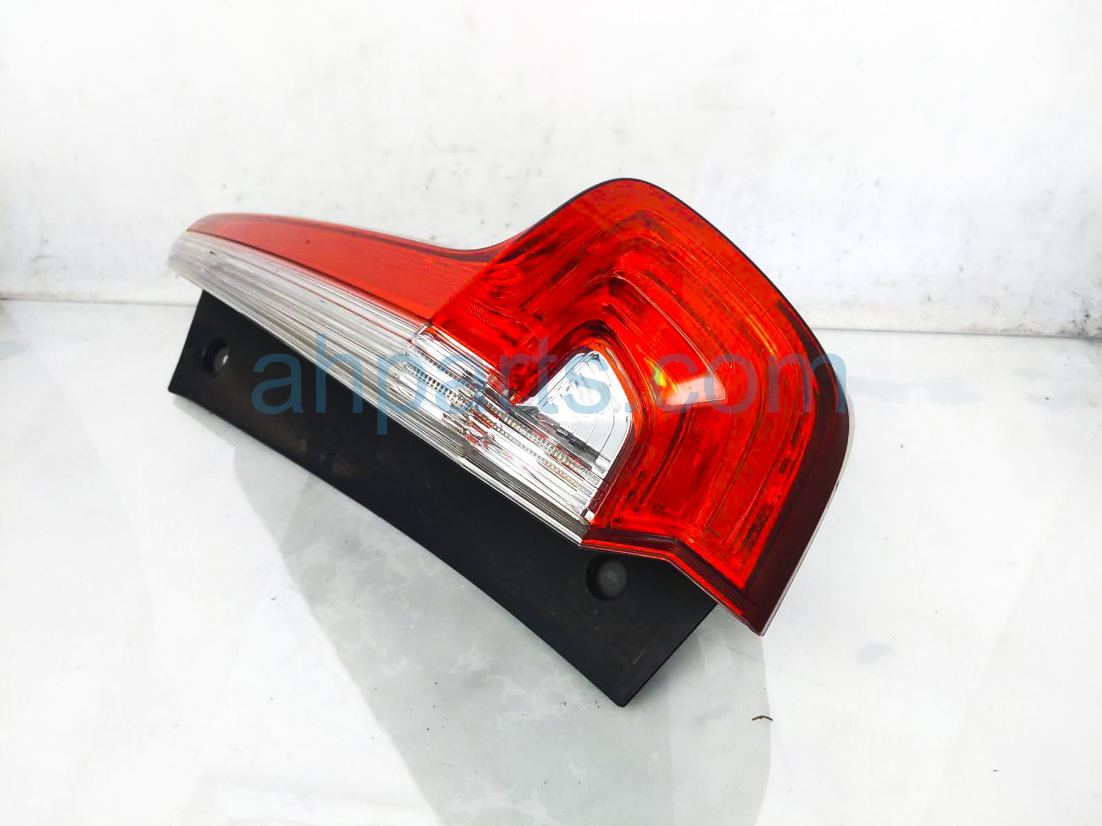 $199 Honda RH TAIL LAMP (ON BODY)