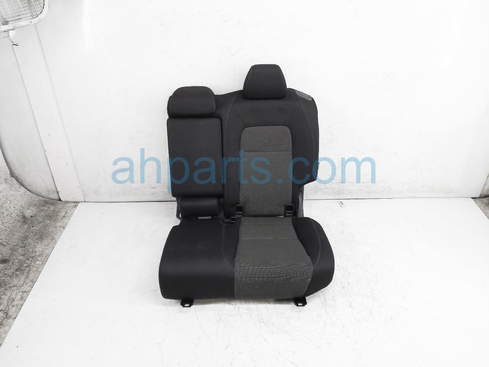 $325 Honda 2ND ROW LH SEAT - BLK - LX W/ AIRBAG