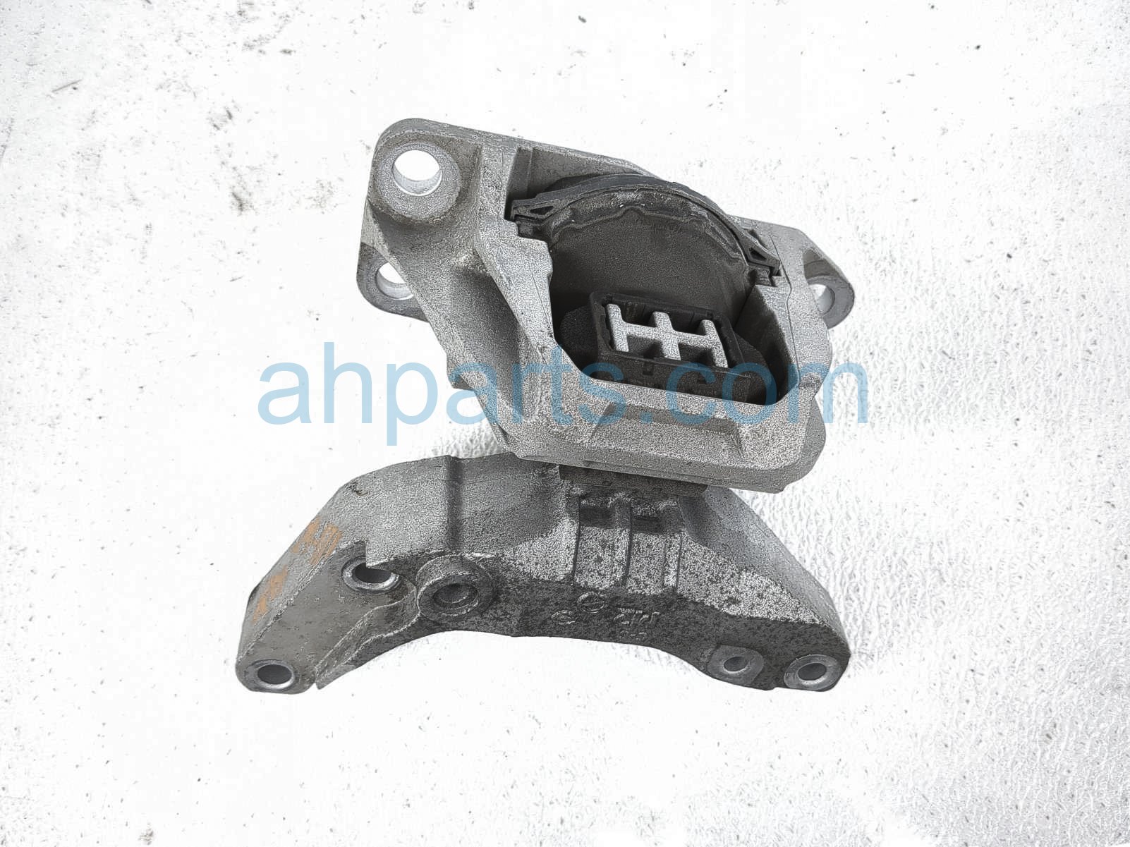 $65 Nissan RH ENGINE MOUNT - 1.6L FWD