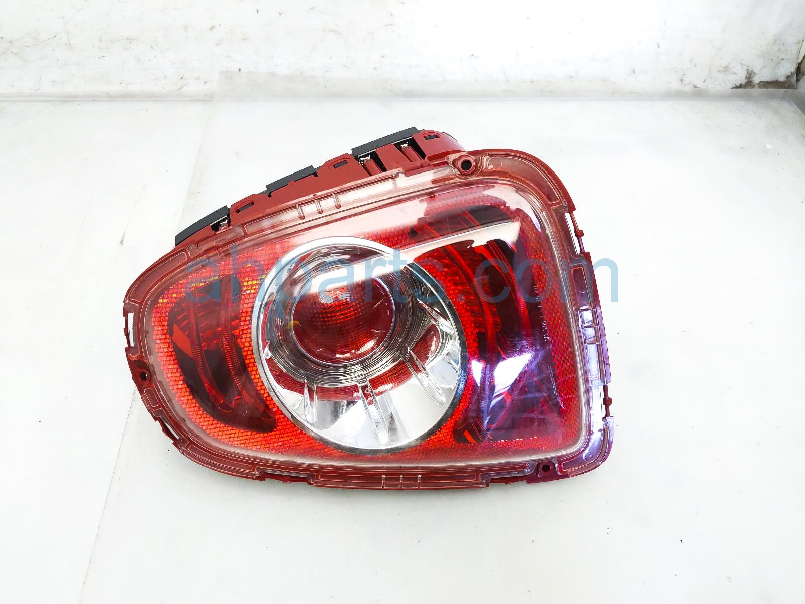 $60 BMW RH SIDE TAIL LAMP / LIGHT - QTR MTD