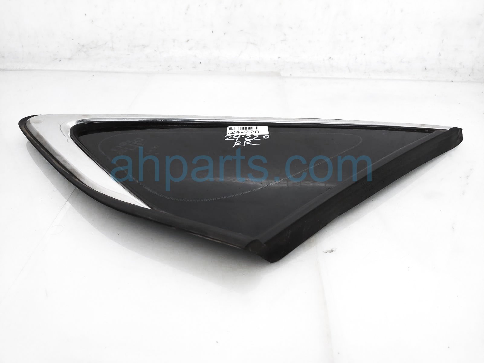 $120 Honda RH QUARTER WINDOW GLASS