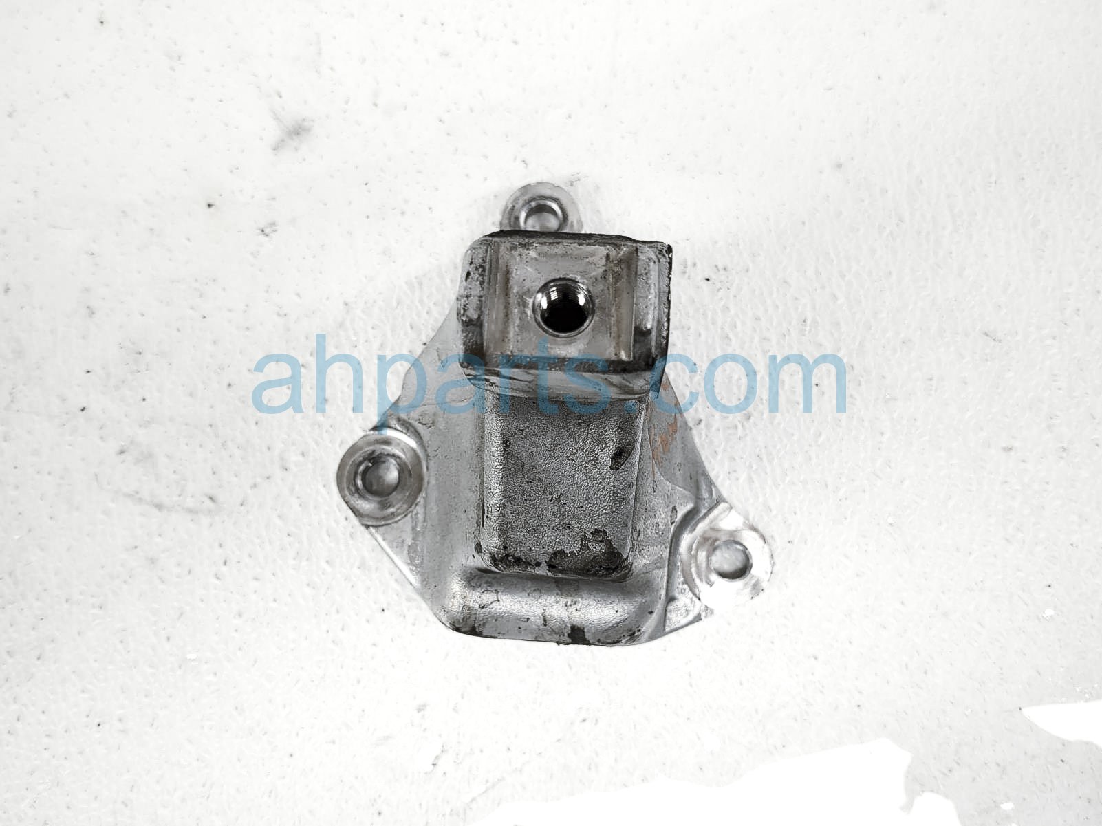 $30 Acura FRONT ENGINE MOUNT BRACKET - FWD