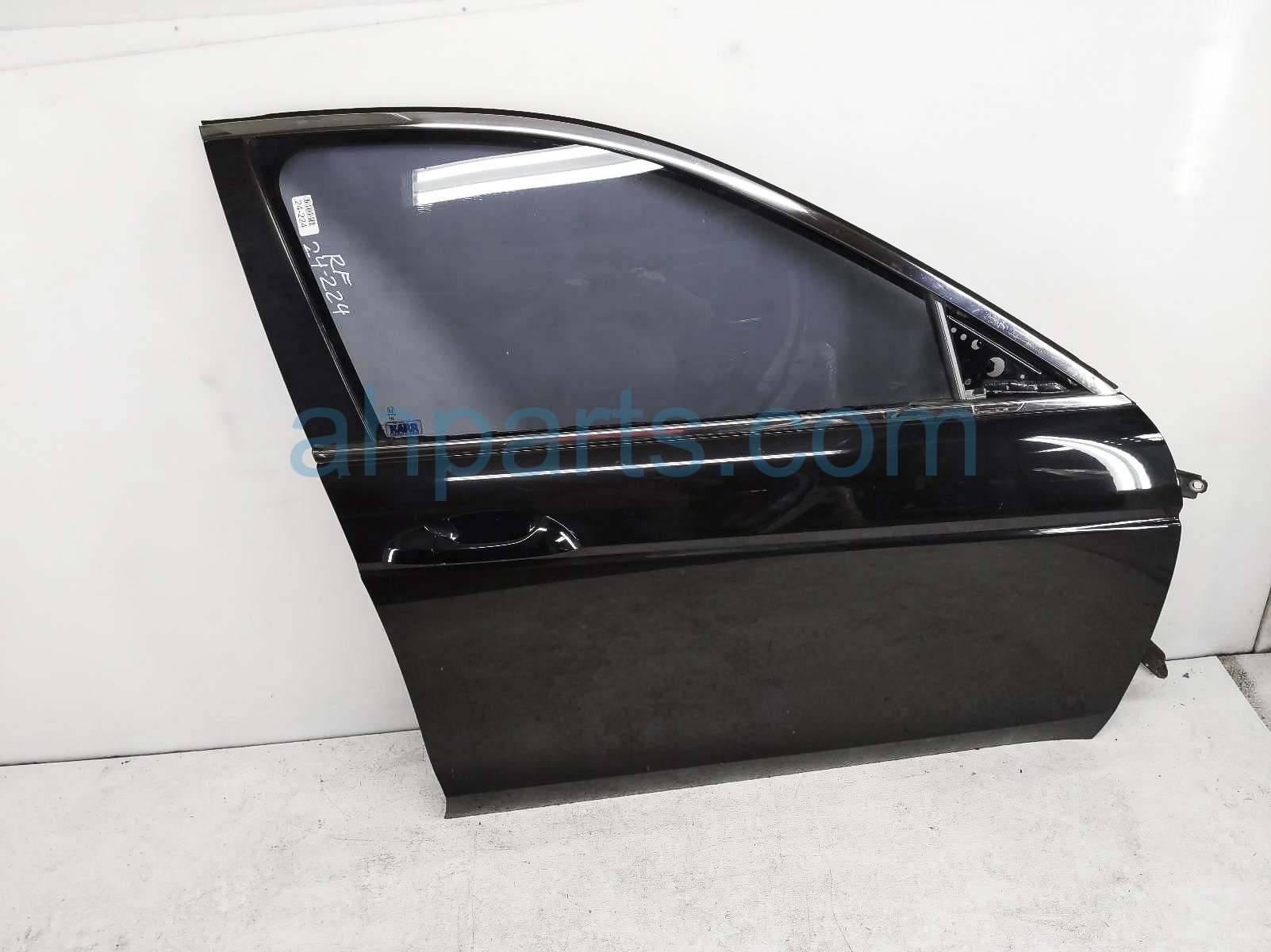 $299 Honda FR/RH DOOR - BLACK - NO MIRROR/TRIM