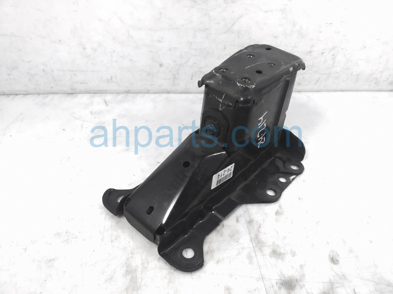 $99 Honda FR/RH REINFORCEMENT BRACKET