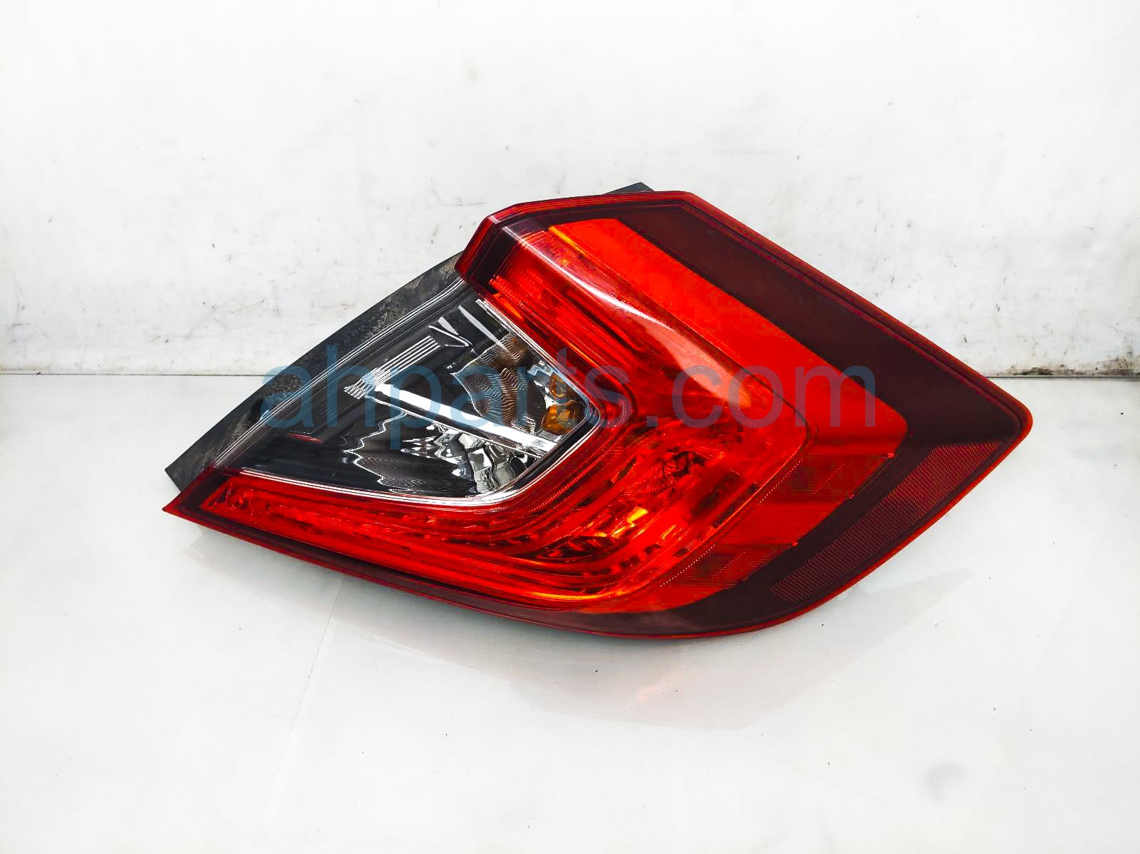 $125 Honda RH TAIL LAMP (ON BODY)