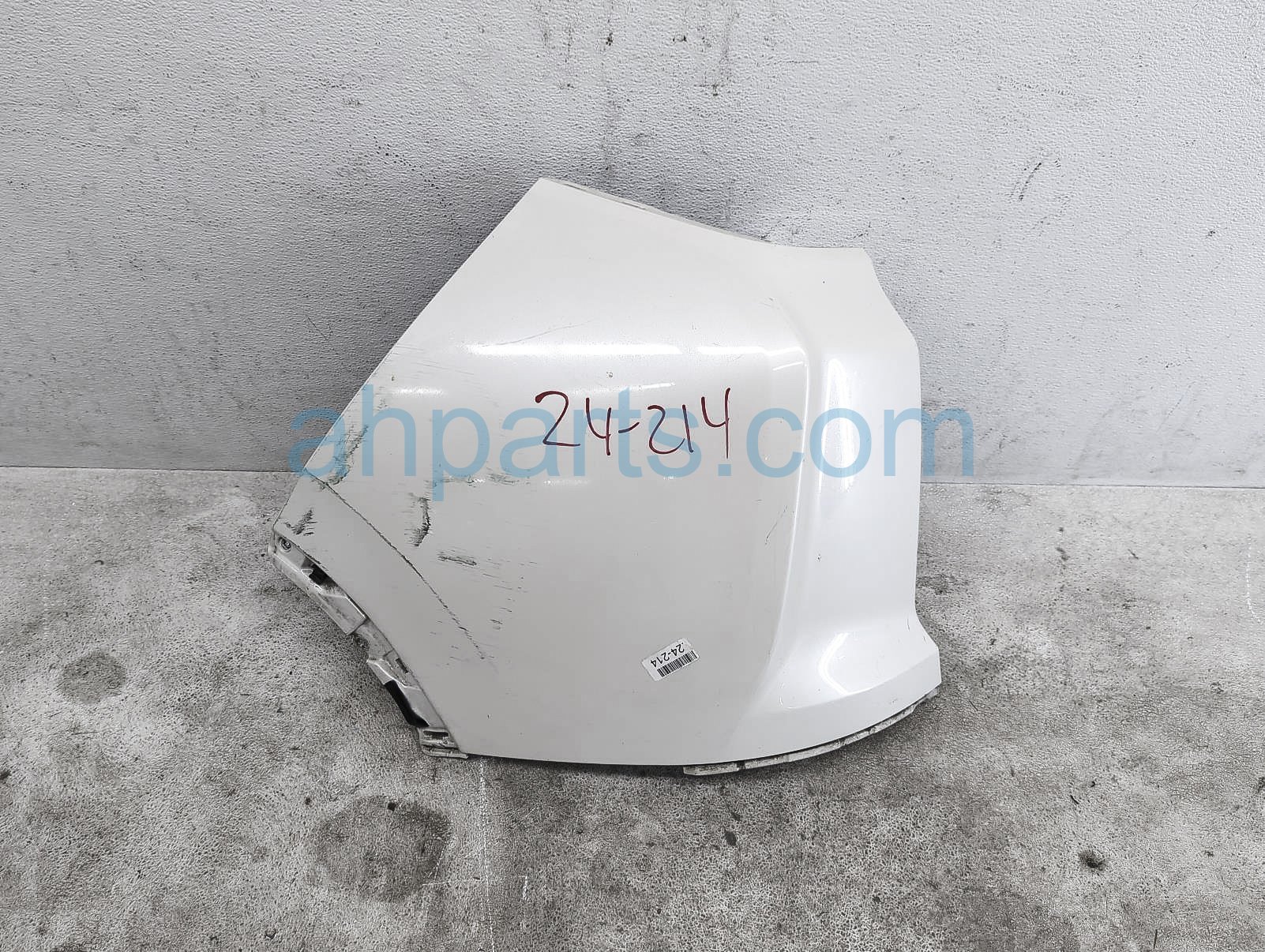 $100 Honda RR/LH BUMPER CORNER COVER - WHITE