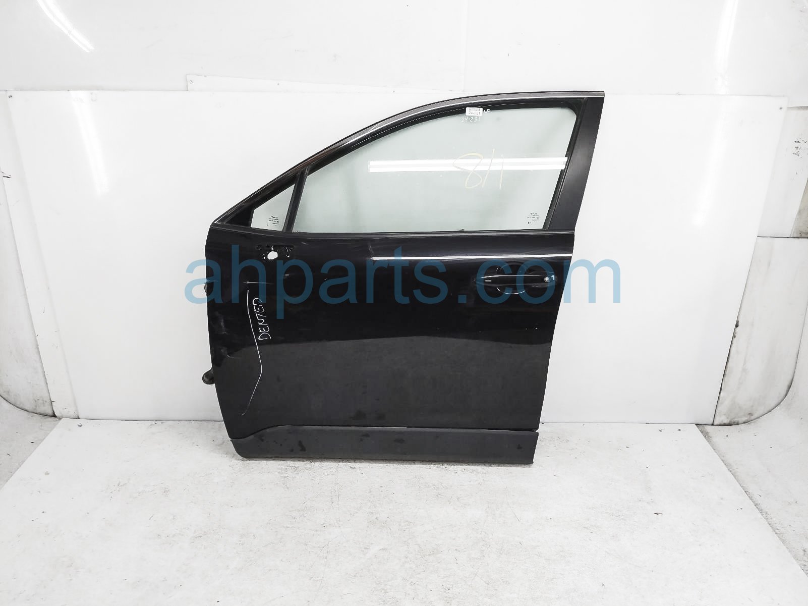 $999 Toyota FR/LH DOOR - BLACK - NO MIRROR/TRIM*