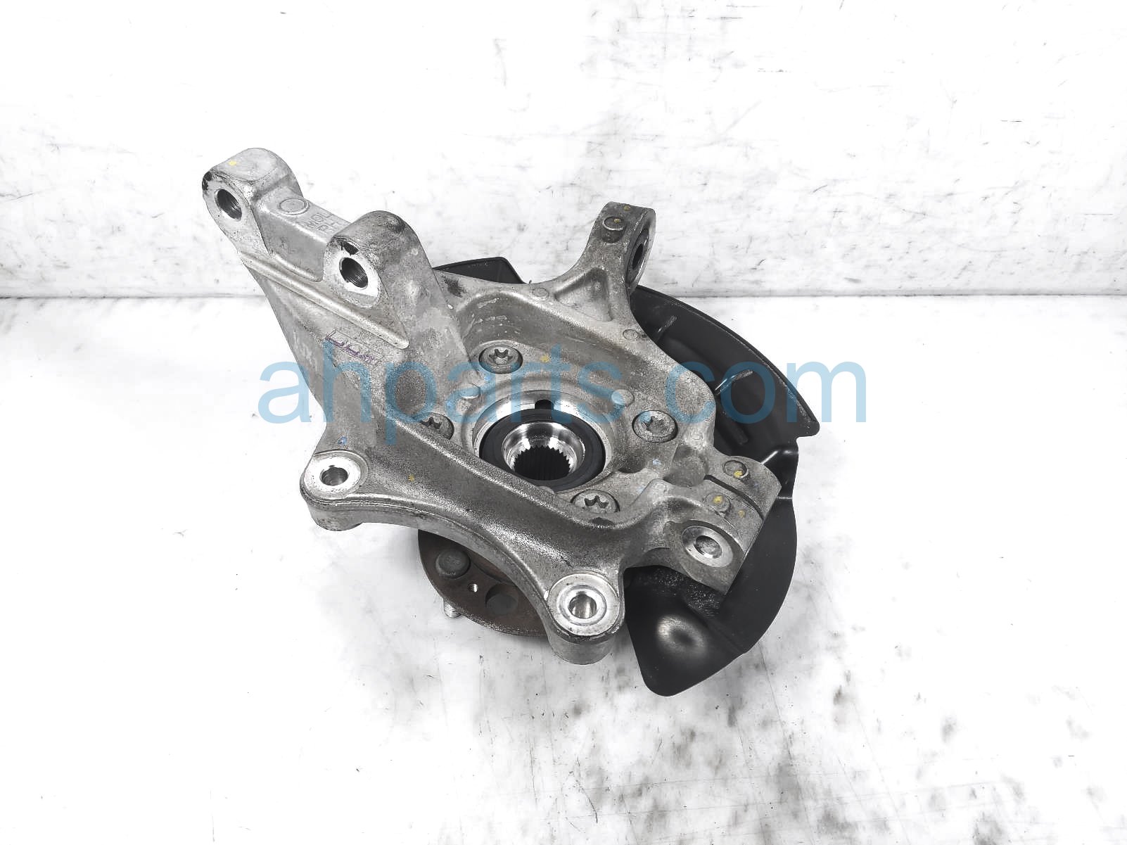 $225 Hyundai FR/RH SPINDLE KNUCKLE HUB