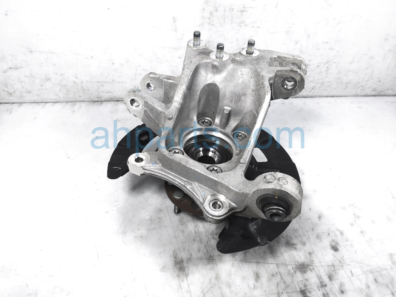 $199 Hyundai RR/LH SPINDLE KNUCKLE HUB - AWD