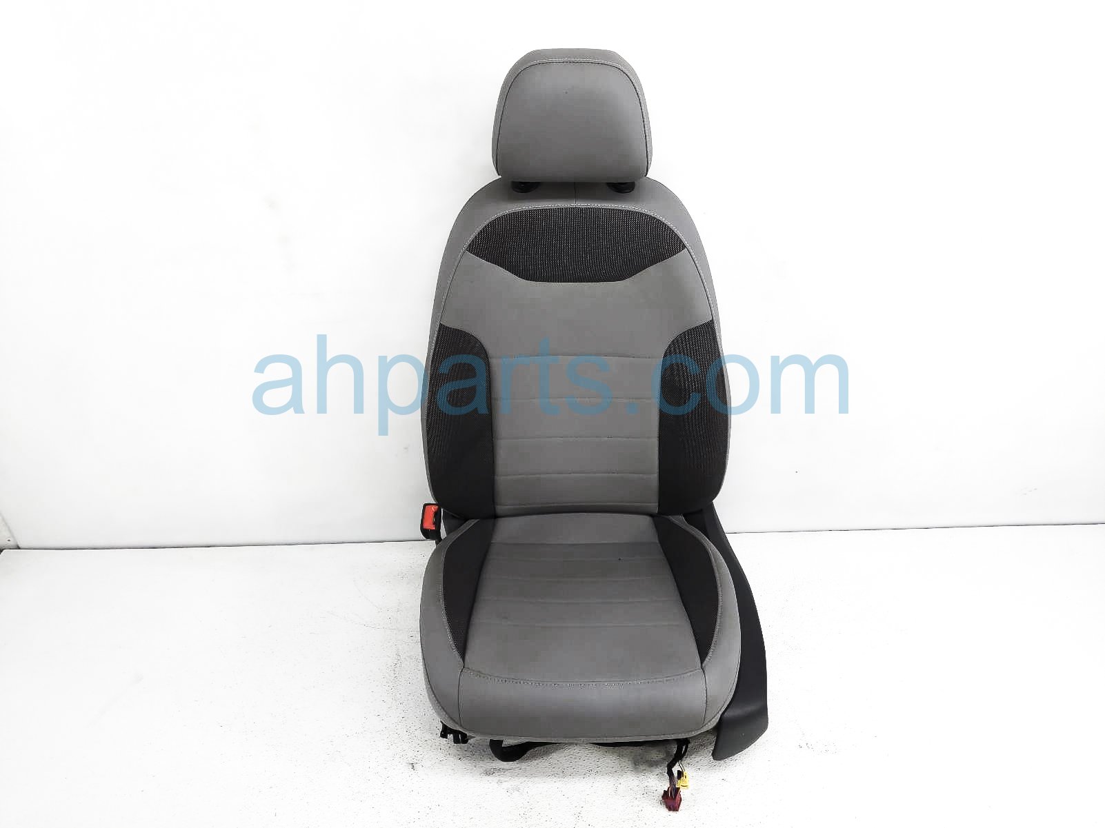 $450 Volkswagen FR/LH SEAT - GREY - W/ AIRBAG