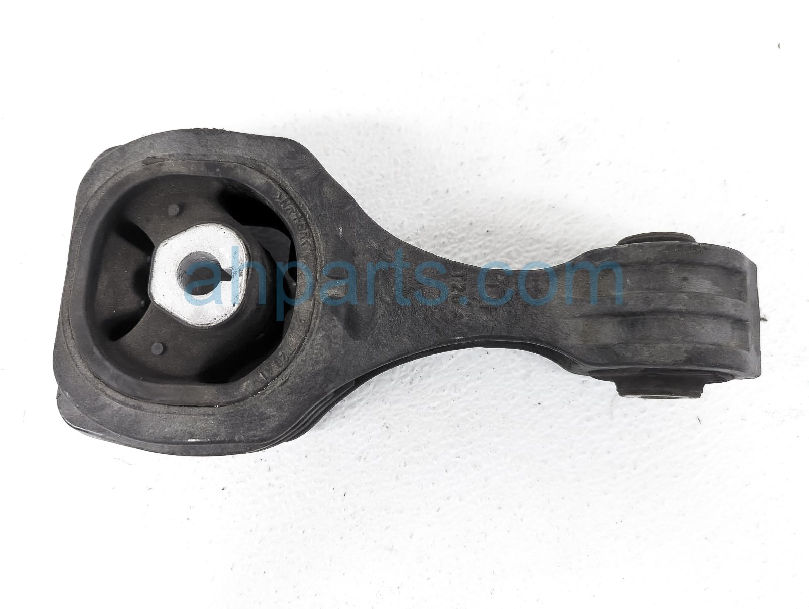 $25 Honda LOWER ENGINE TORQUE ROD MOUNT