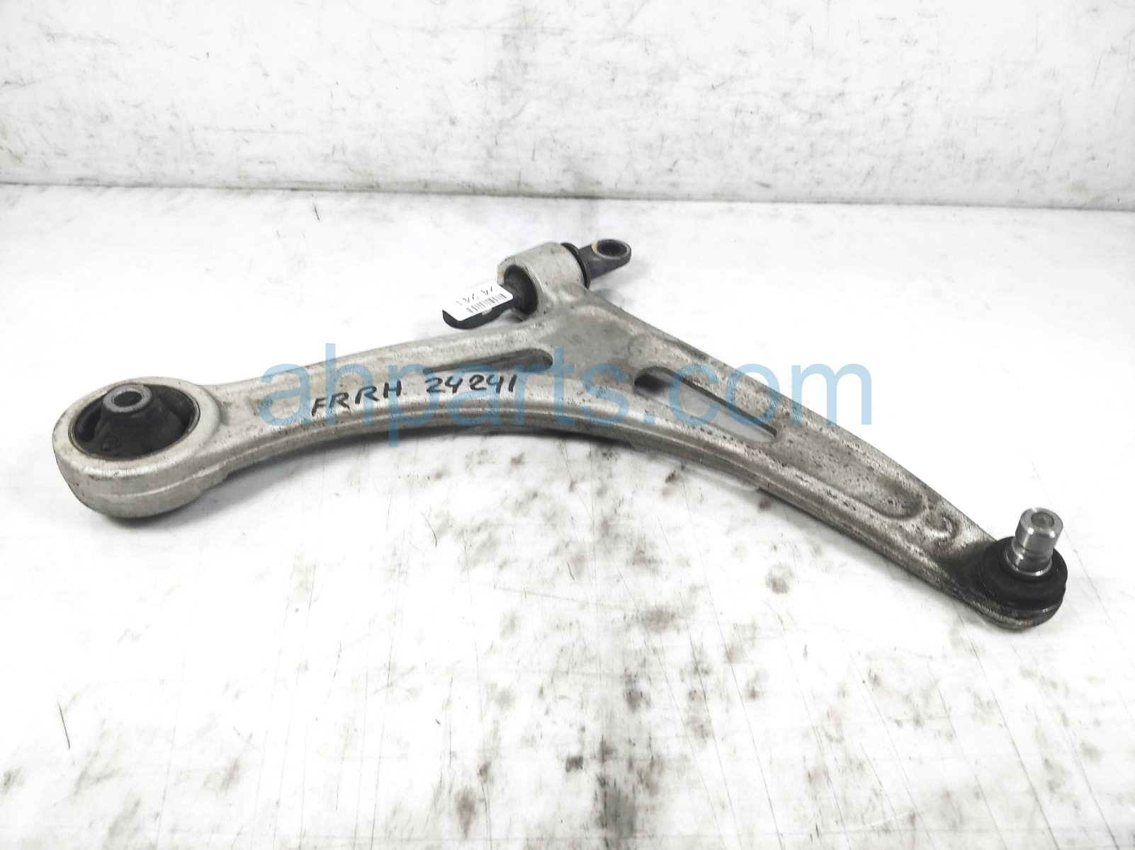 $175 Kia FR/RH LOWER CONTROL ARM