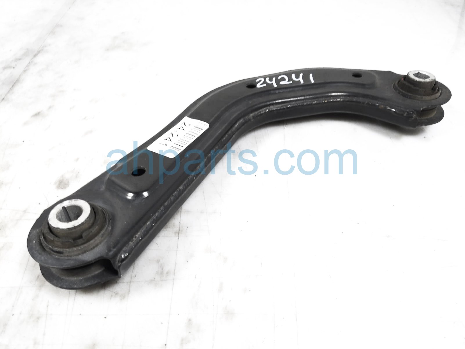 $120 Kia RR/LH UPPER CONTROL ARM