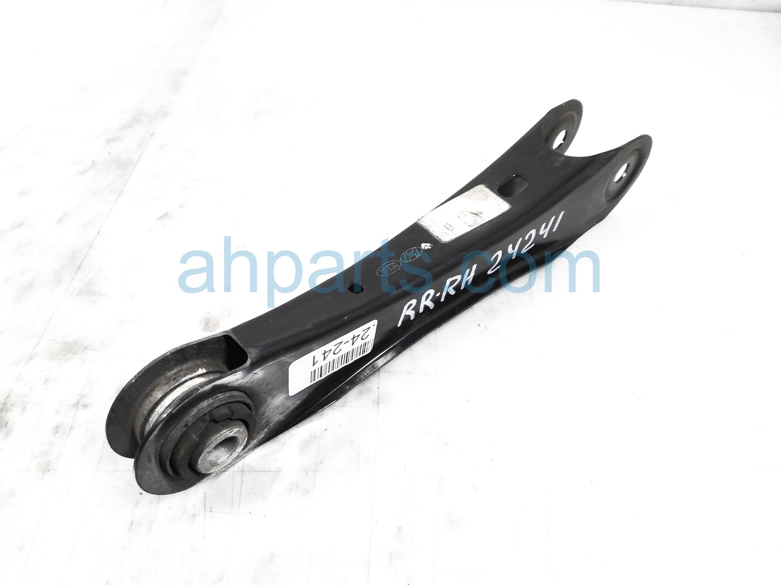 $95 Kia RR/RH LATERAL CONTROL ARM