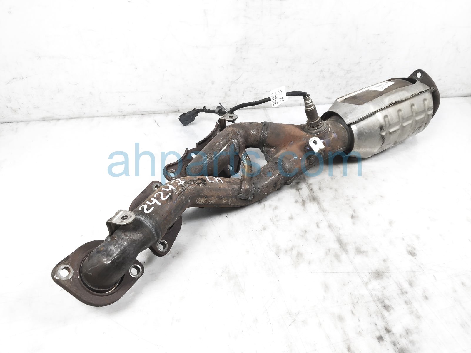 $399 Lexus LH EXHAUST MANIFOLD