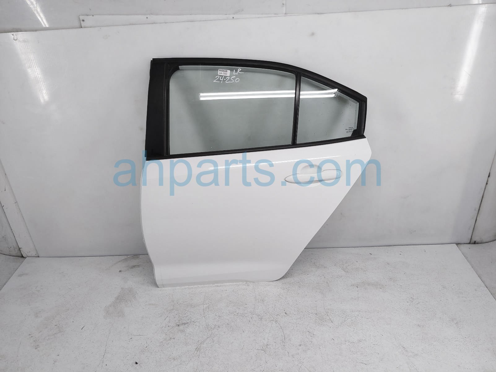 $599 Toyota RR/LH DOOR - WHITE - NO INSIDE TRIM*