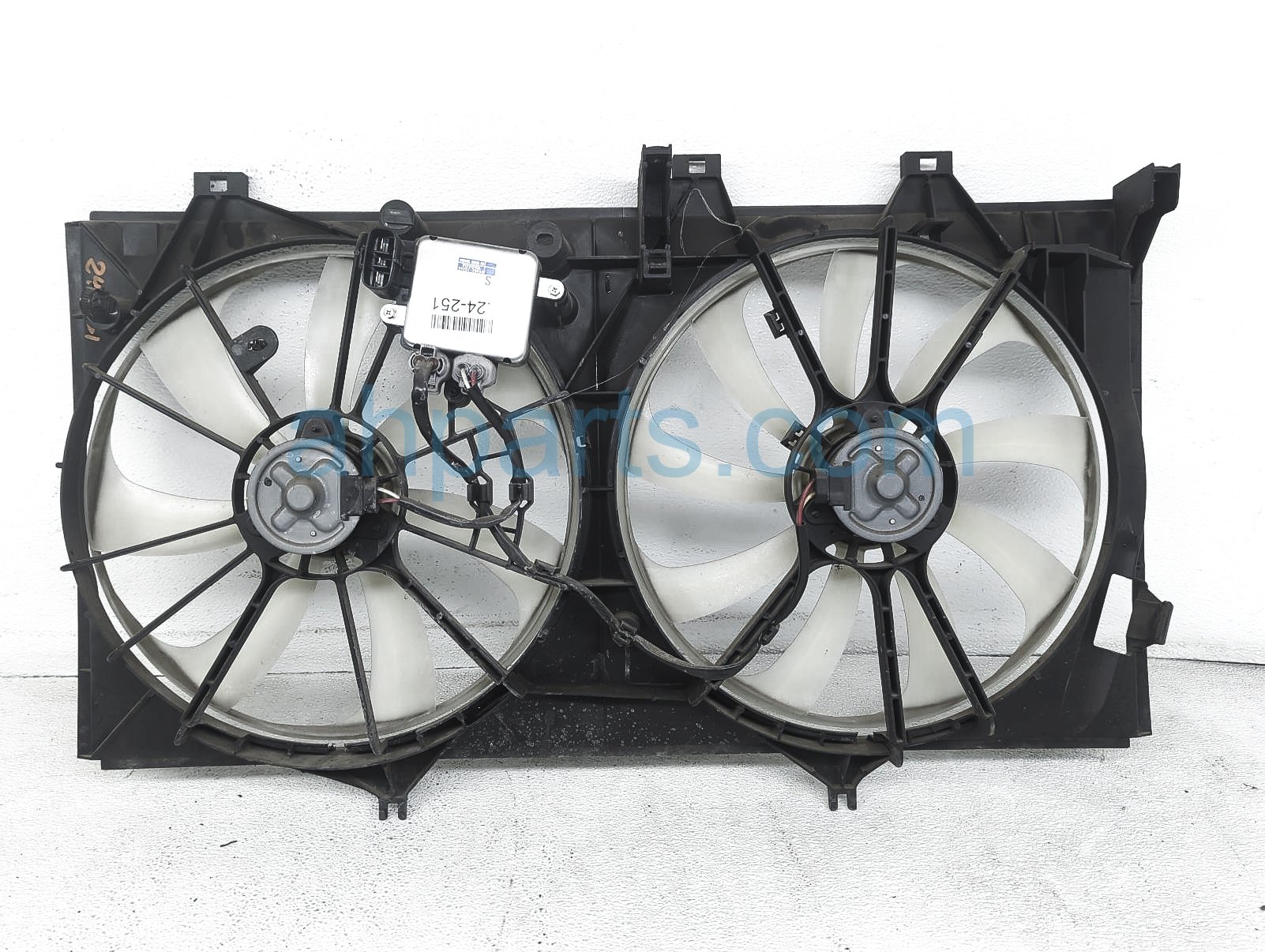 $225 Lexus RADIATOR FAN ASSEMBLY - 60K MILES